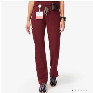 Maroon Figs Kade Scrub Pant/ XS Petite